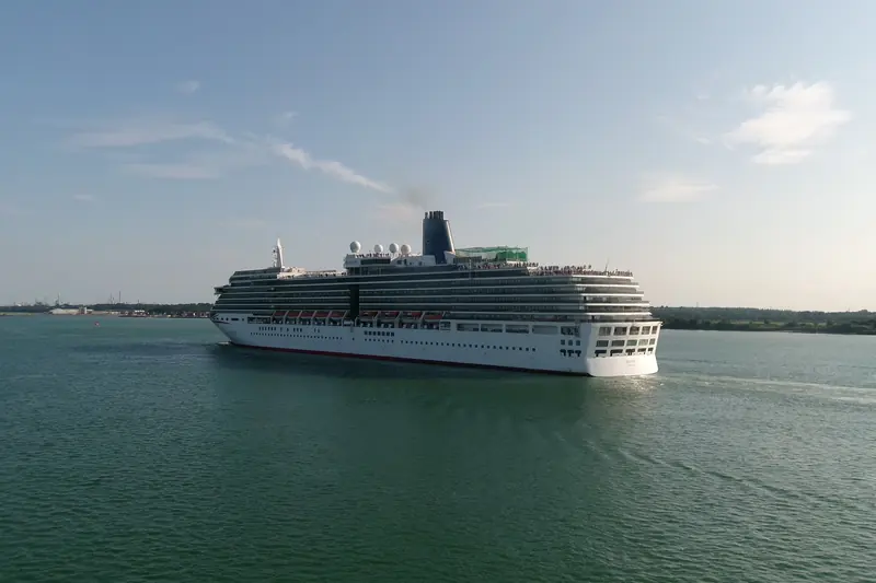 P&O Cruises' Arcadia in Southampton Water