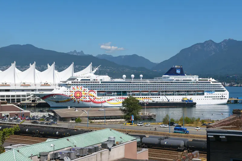 Norwegian Cruise Line's Norwegian Sun in Vancouver, Canada