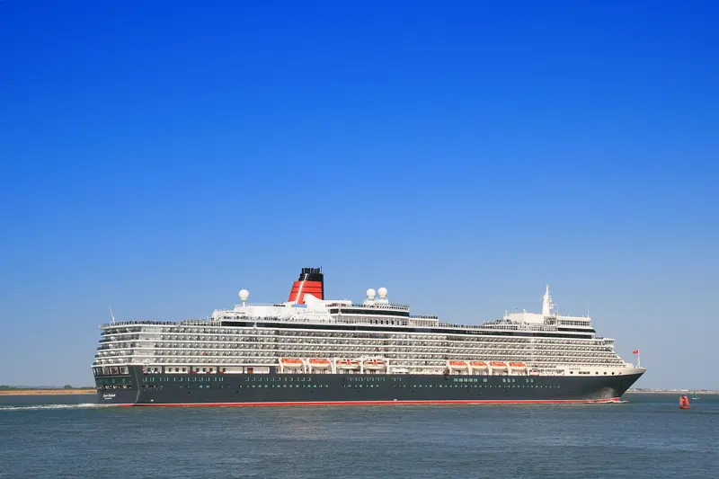 Cunard's Queen Elizabeth leaving Southampton, passing Calshot Spit