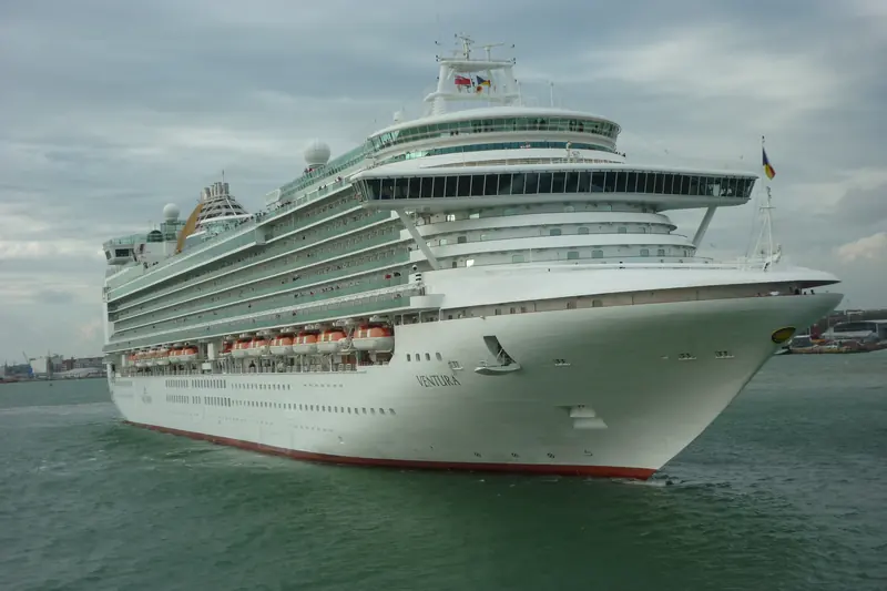 P&O Cruises' Ventura in Southampton Water